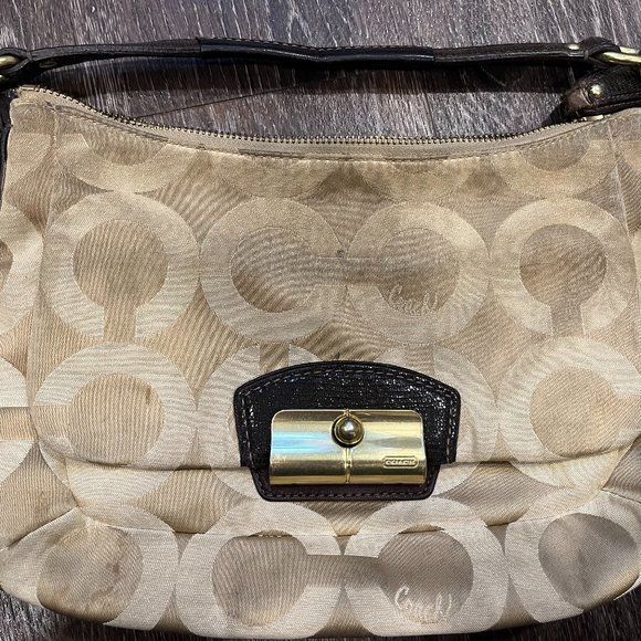 Authentic Coach Tan Shoulder Bag - Picture 1 of 12